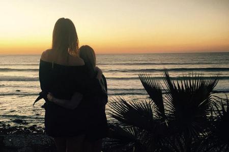 Gemeinsam mit ihren beiden Kindern und engen Freunden verbrachte Schauspielerin Gwyneth Paltrow (43) einen Traumurlaub an de...