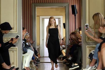 Malaika Raiss präsentiert die neue Kollektion ihres gleichnamigen Labels am 20. Januar um 11 Uhr.