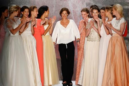 Designerin Eva Lutz zeigt ihre neuen Entwürfe für die kalte Jahreszeit unter ihrem Label 