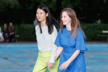 Überraschende Schnitte und ausgefallene Designs - das sind die Markenzeichen der Designerinnen Johanna Perret und Tutia Scha...