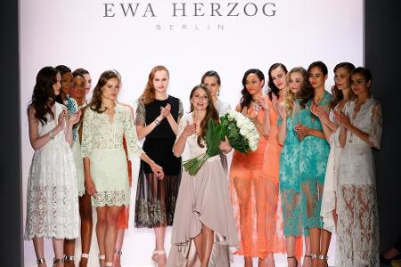 Nachhaltige Mode, die gleichzeitig High-Fashion ist - unter diesem Motto agiert Ewa Herzog mit ihrem gleichnamigen Label. Ih...