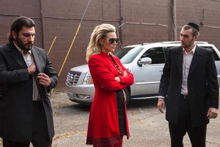 Irina (Kate Winslet) führt die russische Mafia an und kennt keine Gnade.