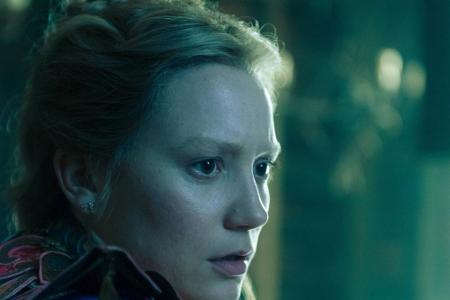 Alice (Mia Wasikowska) kehrt zurück in das Wunderland und muss feststellen, dass sich viel verändert hat.