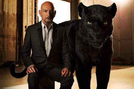 In der englischen Version hat Baghira die Stimme von Sir Ben Kingsley. Der Brite war u.a. in 