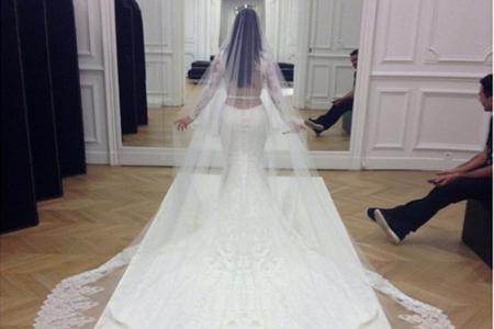 Kardashians extravagantes Couture-Kleid soll insgesamt 500.000 Dollar gekostet haben.