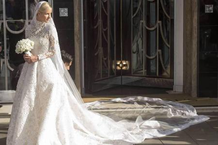 Das Hochzeitskleid von Hotelerbin Nicky Hilton war hochgeschlossen, aber elegant. Die Schwester von Paris Hilton trug ein ci...