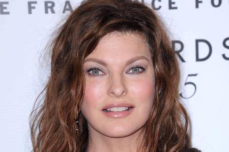 Salma Hayeks Ehemann kennt sich mit attraktiven Frauen aus. Eine kurze Beziehungspause verbrachte Pinault mit Model Linda Ev...