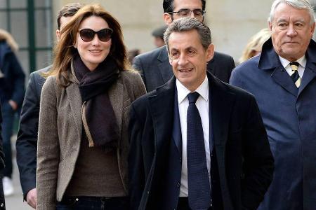 Die französische Sängerin Carla Bruni hat keinen Künstler, sondern einen Politiker an ihrer Seite. Mit Nicolas Sarkozy ist s...