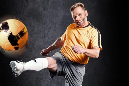 Mit Thomas Häßler (49) nimmt ein echter Fußball-Weltmeister an der Tanzshow teil.