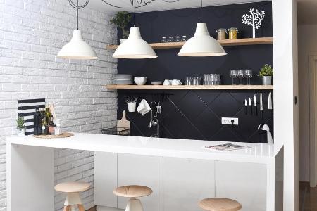 Der Wohnraum wird aufgrund steigender Mieten für viele immer knapper. Hier gibt es die besten Tipps für kleine Apartements: ...