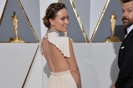 Auch Olivia Wilde gehörte zur Zarte-Elfen-Fraktion: Ihr cremefarbenes Kleid zierten sogar Flügelchen am ansonsten freigelegt...