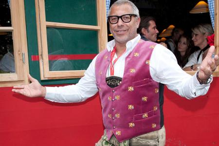 Immer für einen Spaß zu haben, ist auch der frühere Fußballprofi Jimmy Hartwig: 2004 war er im Dschungelcamp, 2011 bei 