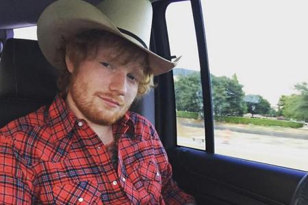 Wie Ed Sheeran seinen 25. Geburtstag feiert, werden seine Fans wohl nicht über die sozialen Netzwerke erfahren. Stattdessen ...