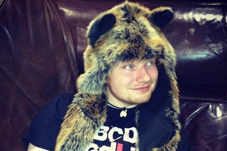 Auch das Bärenkostüm steht ihm.