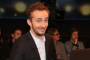 ZDF-Moderator Jan Böhmermann zu Gast in der Talkshow "Bettina und Bommes"