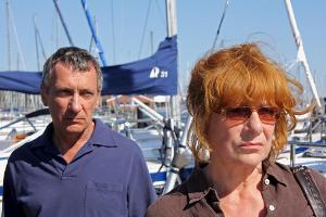 "Bella Block: Das Schweigen der Kommissarin": Simon (R. Kowalski) ist enttäuscht, dass Bella (H. Hoger) den geplanten Segelt...