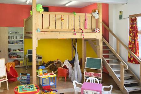 Kinder lieben Ferienhäuser. Die Möglichkeit, ein eigenes Zimmer zu haben, sind ihrer Meinung nach die größten Vorteile.