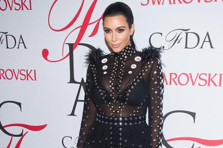 Zwillings-Gerüchte: Kim Kardashians Body könnte jedenfalls zwei Babys stemmen - ihre Nerven auch?