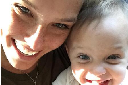 Bar Refaeli mit einem 