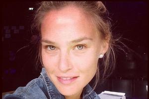 Auch Supermodels haben manchmal mit verquollenen Augen zu kämpfen, so wie Bar Refaeli auf diesem Schnappschuss