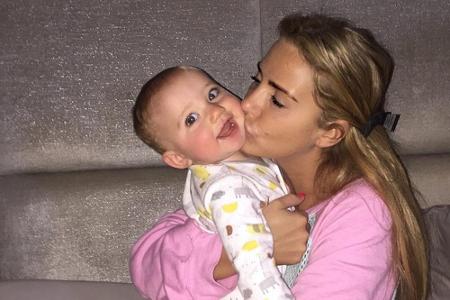 Katie Price postet gerne Mutter-Kind-Selfies mit ihrem Nachwuchs
