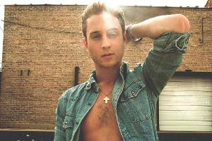 Das mit dem "krachen lassen" hat Chester Hanks offenbar etwas zu wörtlich genommen