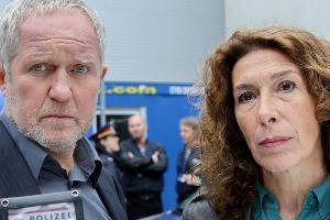 "Tatort: Gier": Die Mitarbeiterin einer Chemiefabrik ist tot - das Wiener Team ermittelt