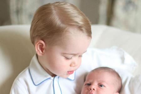 Dieses Bild von George und seiner Schwester wurde auf Twitter als erstes gepostet