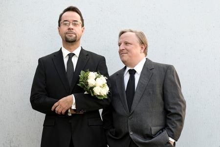 Haben zum Schein geheiratet: Prof. Boerne (Jan Josef Liefers, l.) und Kommissar Thiel (Axel Prahl)