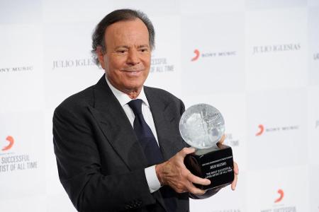 Julio Iglesias eifert in Sachen später Vaterschaften seinem eigenen Vater nach