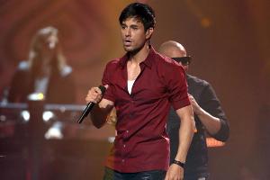 Enrique Iglesias bei einem früheren Auftritt - ohne Drohne!