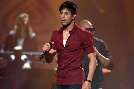 Enrique Iglesias bei einem früheren Auftritt - ohne Drohne!