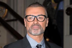Zahlreiche Schicksalsschläge haben den Sänger George Michael in die Drogensucht getrieben