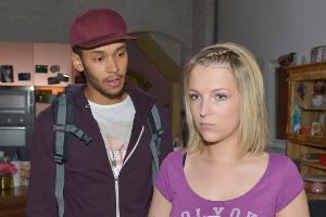 "Gute Zeiten, schlechte Zeiten": Lilly ist enttäuscht, als sie Amar offenbar beim Klauen erwischt hat