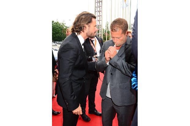 ...entzündet. Auch Til äußerte sich auf Nachfrage: 