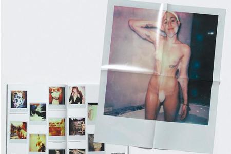 Schaumschlägerin: Miley Cyrus beim Baden