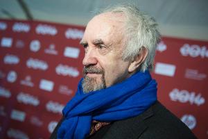 Jonathan Pryce hat die Dreharbeiten zu "The White King" aufgenommen