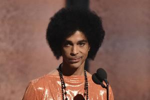 Pop-Icone Prince ist hier bei den Grammy Awards 2015 in Los Angeles zu sehen