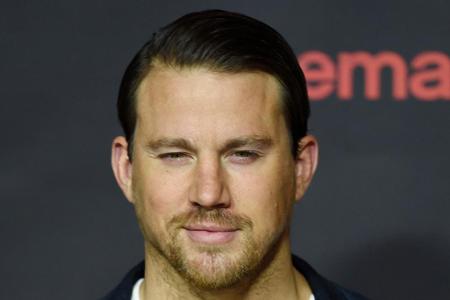 Channing Tatum liebt es offenbar zu tanzen und seine Fans zu überraschen - mit einer Mischung aus beidem machte er Miami uns...