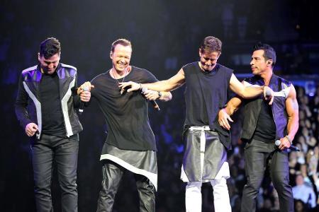 Vier der NKOTB auf der Bühne