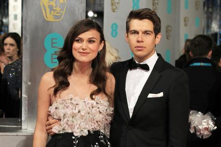Keira Knightley und ihr Ehemann James Righton bei den Baftas 2015 in London