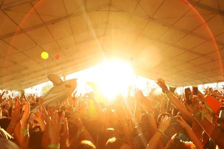 Bei dieser ausgelassenen Stimmung kann ein Sommerhit nicht weit sein