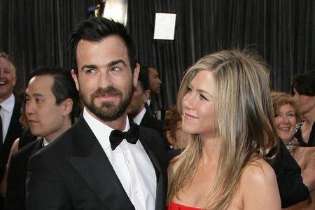 ...am Donnerstag im Privatjet in Richtung Bora Bora geflogen sind, riecht nämlich verdächtig nach Flitterwochen. Sollten das...