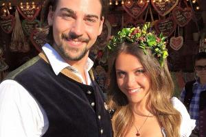 Alisa und ihr Auserwählter Patrick genießen den letzten Wiesn-Tag