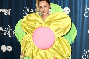 Bunt und ausgefallen: So kennen wir Miley Cyrus