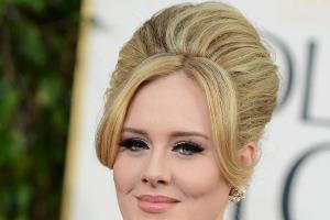 Was steckt hinter diesem Blick? Von der britischen Sängerin Adele ist nur wenig bekannt