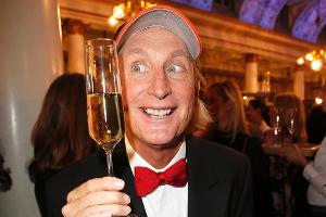 Otto hat allen Grund zu feiern - hier posiert er beim Bayerischen Fernsehpreis 2015