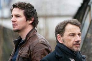 Diesmal sind sie alles andere als einer Meinung: die Kommissare Sebastian Bootz (Felix Klare, l.) und Thorsten Lannert (Rich...