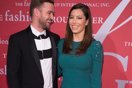Angehimmelt vom Superstar: Jessica Biel und Ehemann Justin Timberlake bei der Fashion Group International's Night of Stars Gala