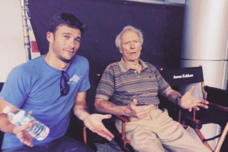 Der Apfel fällt nicht weit vom Stamm: Scott Eastwood (li.) mit Papa Clint